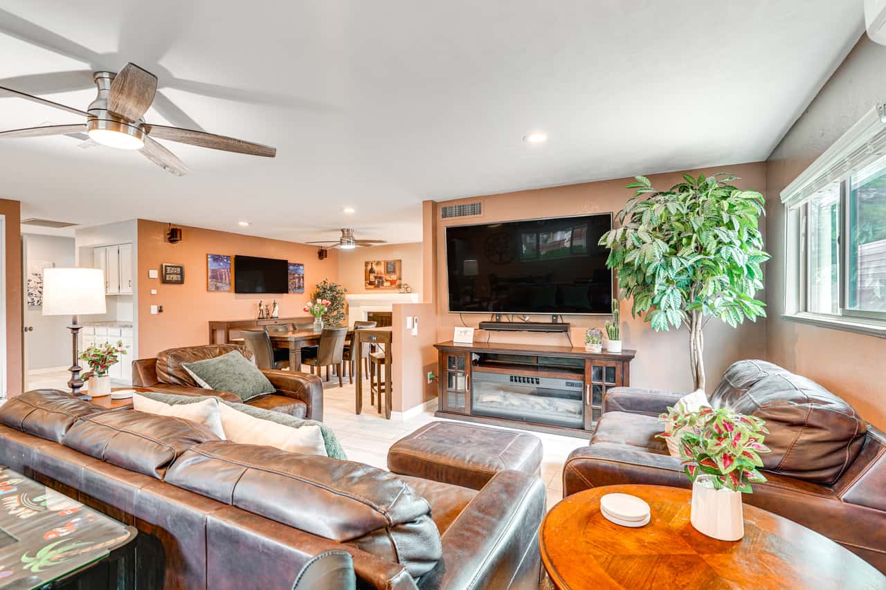 Roomy Tucson Home w/ Hot Tub & Pickleball Court! | 2 Bed Tucson, AZ ...