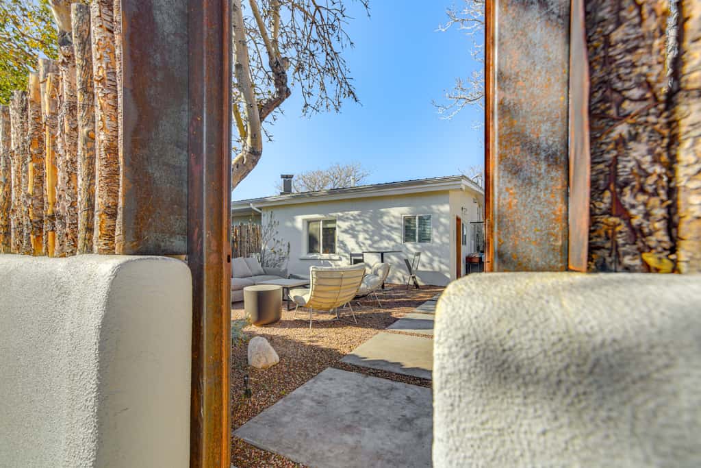 3 Mi to Downtown - Condo w/ Hot Tub in Santa Fe!