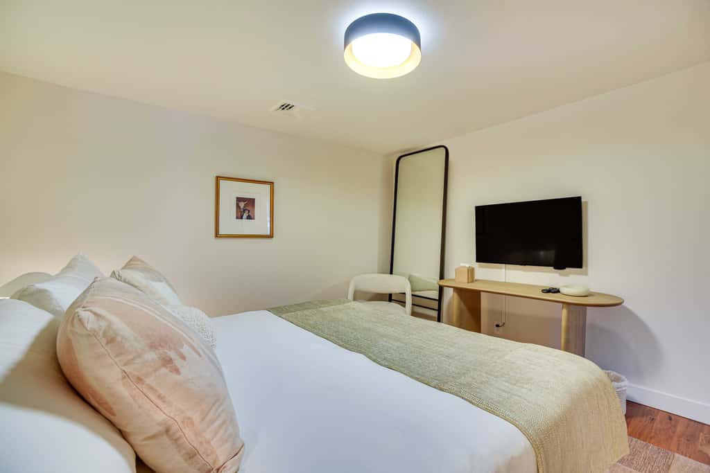 3 Mi to Downtown - Condo w/ Hot Tub in Santa Fe!