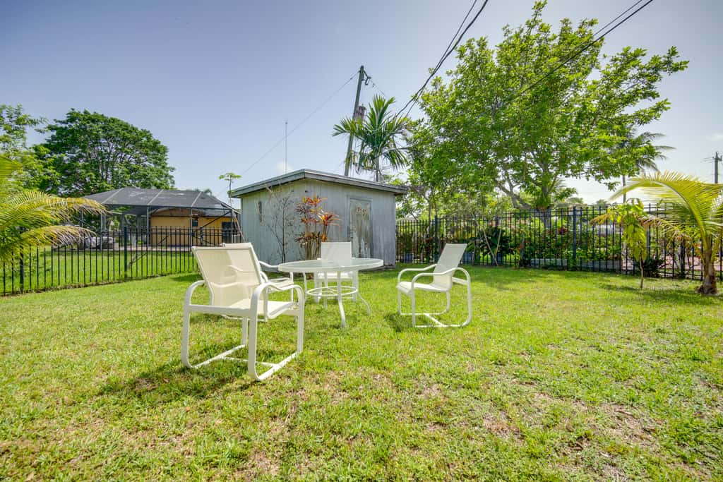< 3 Mi to Hard Rock Stadium: Miami Home w/ Sunroom
