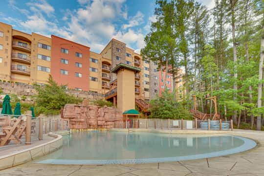 1st-Floor Wisconsin Resort Condo w/ Patio! | 1 Bed Wisconsin Dells, WI ...