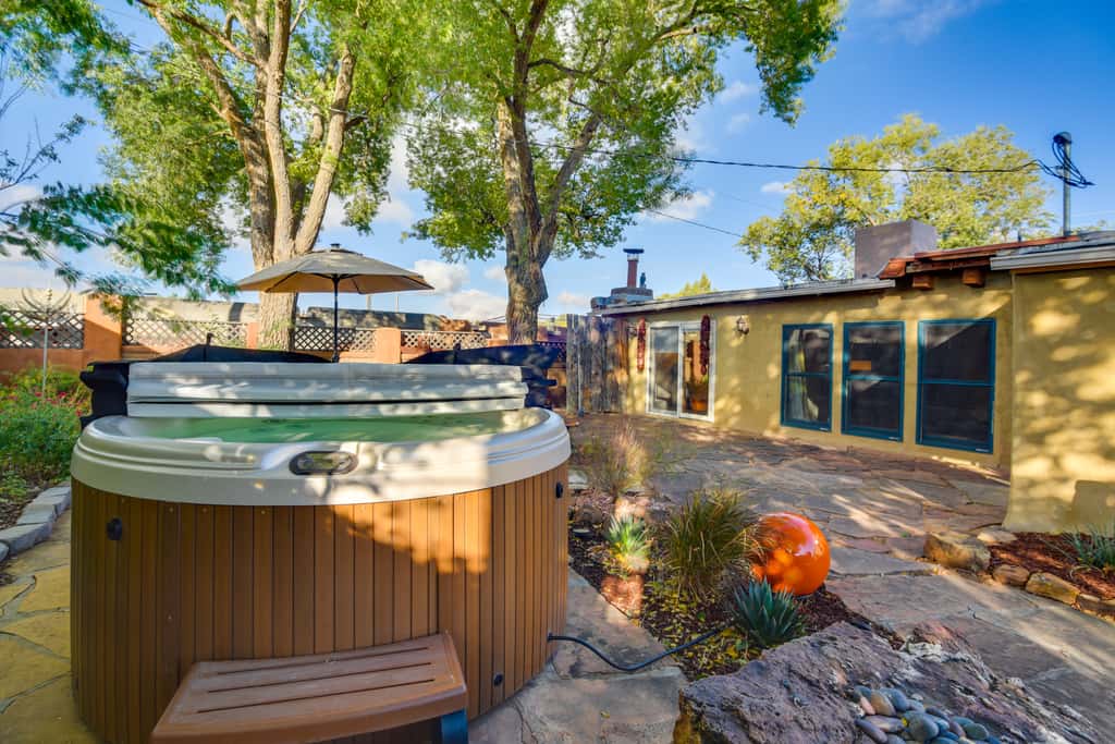 Rustic Adobe-Style Home w/ Hot Tub in Santa Fe