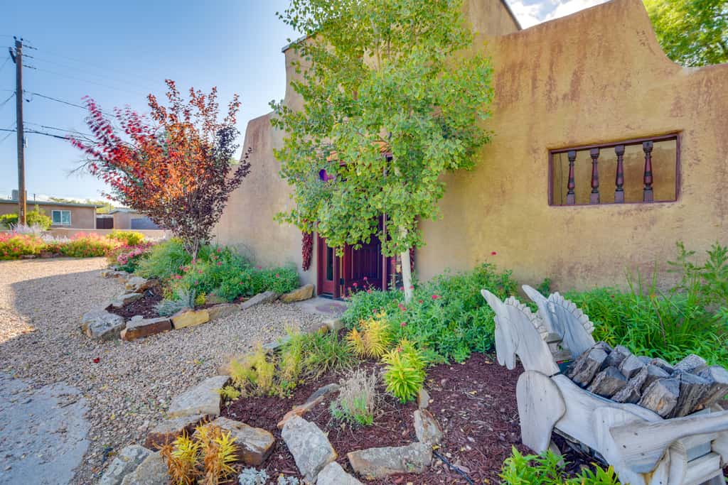 Rustic Adobe-Style Home w/ Hot Tub in Santa Fe