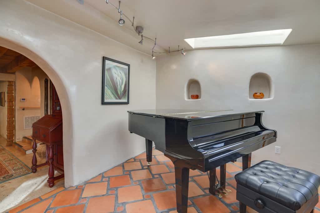 Rustic Adobe-Style Home w/ Hot Tub in Santa Fe