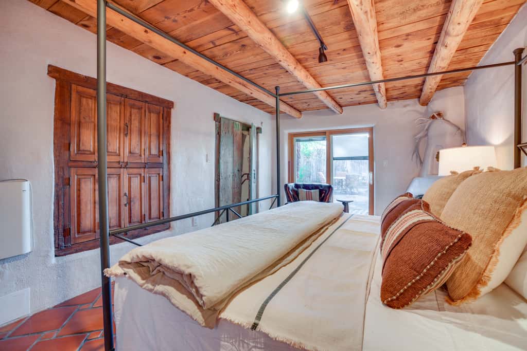 Rustic Adobe-Style Home w/ Hot Tub in Santa Fe