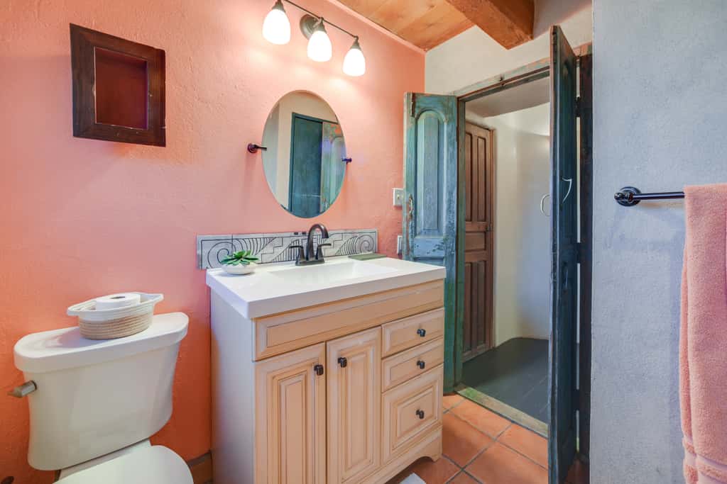Rustic Adobe-Style Home w/ Hot Tub in Santa Fe