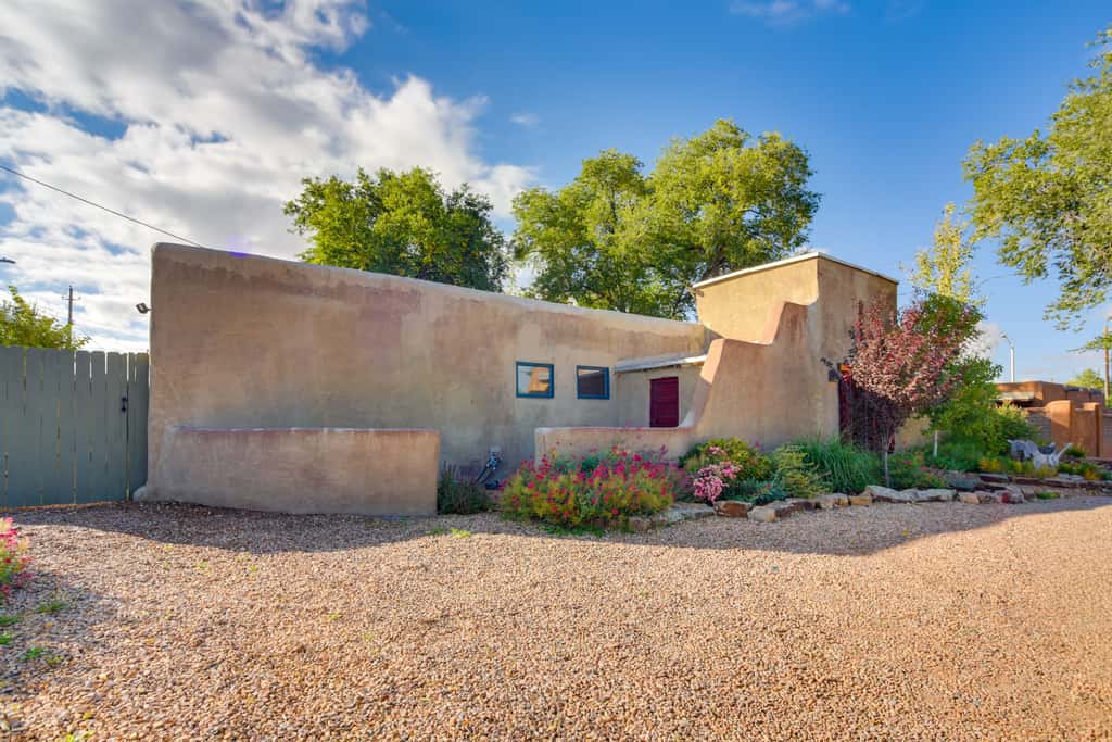 Rustic Adobe-Style Home w/ Hot Tub in Santa Fe