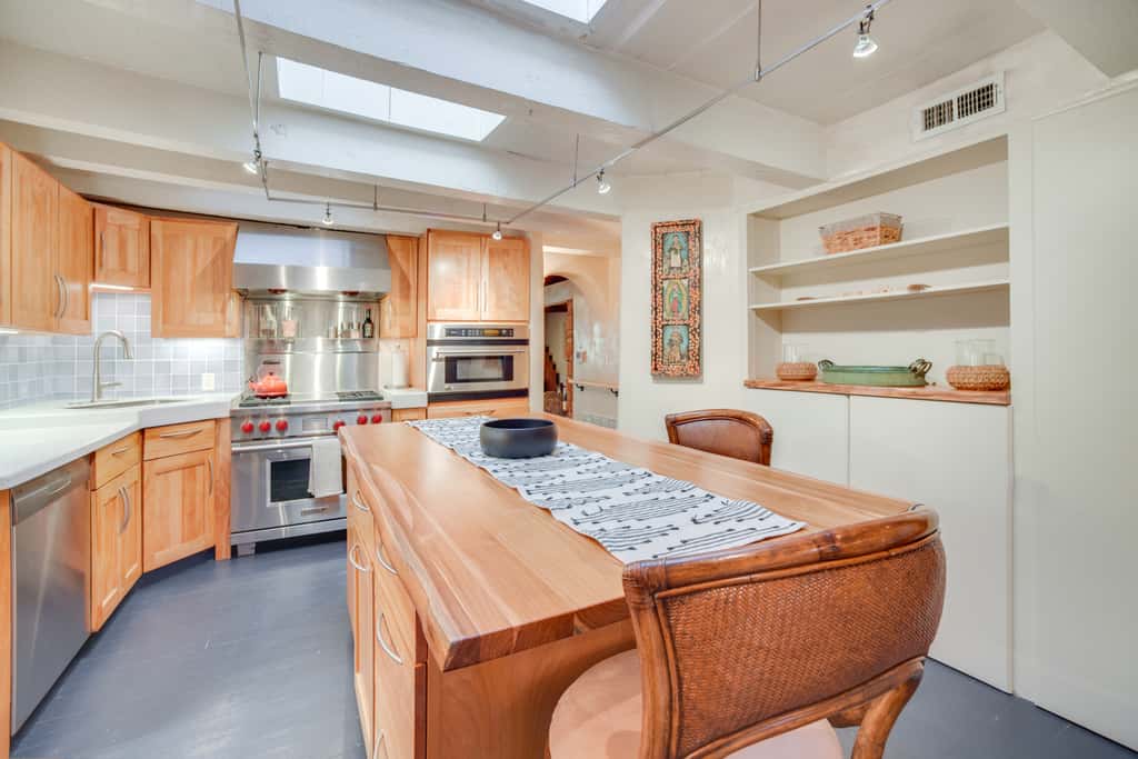 Rustic Adobe-Style Home w/ Hot Tub in Santa Fe