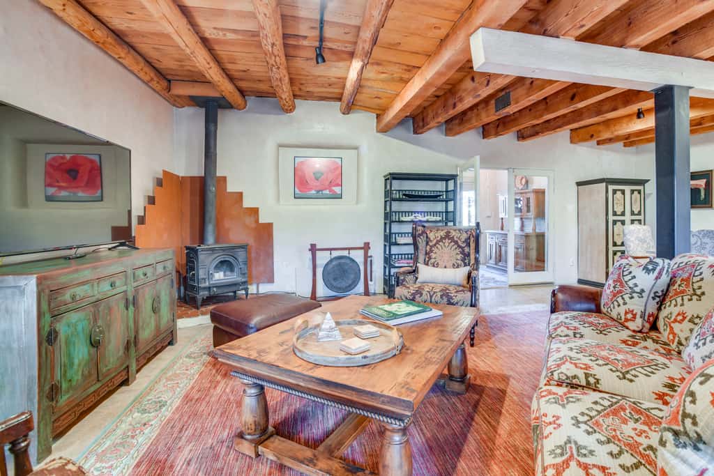 Rustic Adobe-Style Home w/ Hot Tub in Santa Fe