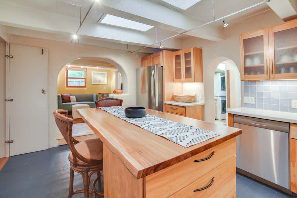 Rustic Adobe-Style Home w/ Hot Tub in Santa Fe