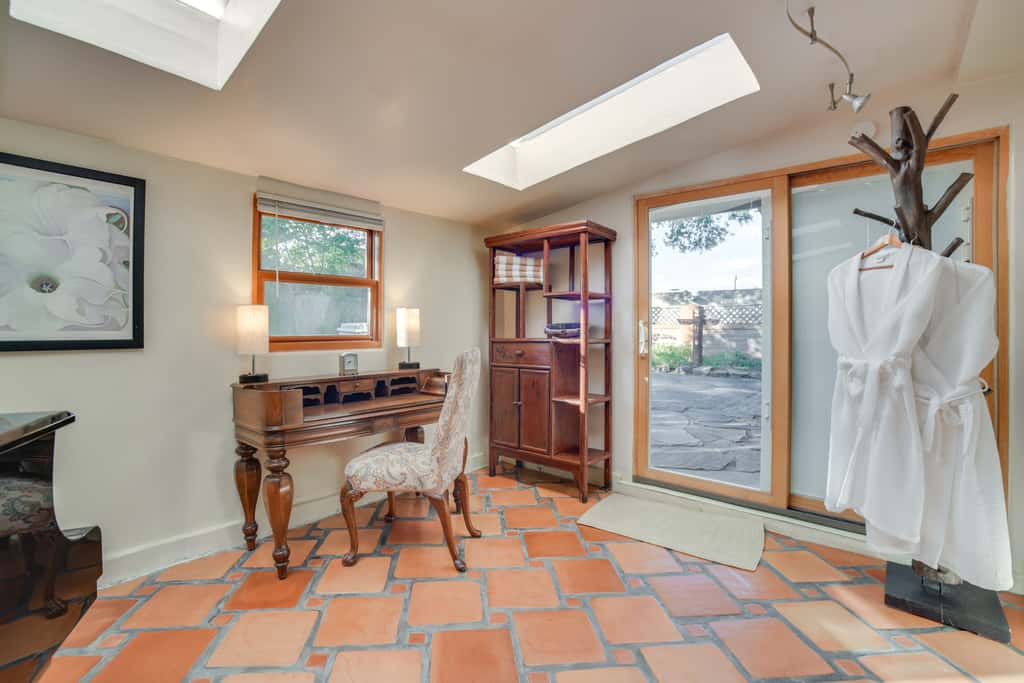 Rustic Adobe-Style Home w/ Hot Tub in Santa Fe