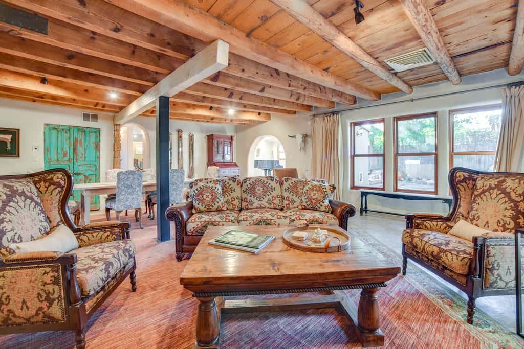 Rustic Adobe-Style Home w/ Hot Tub in Santa Fe