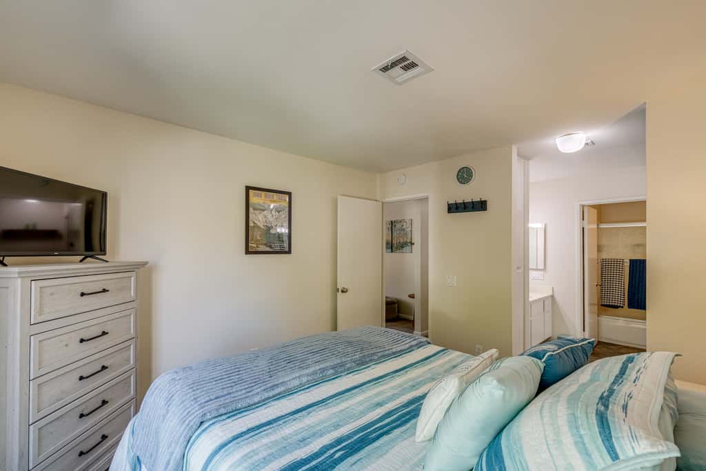 Pool Access + Balcony: Updated Condo Near UCSD!