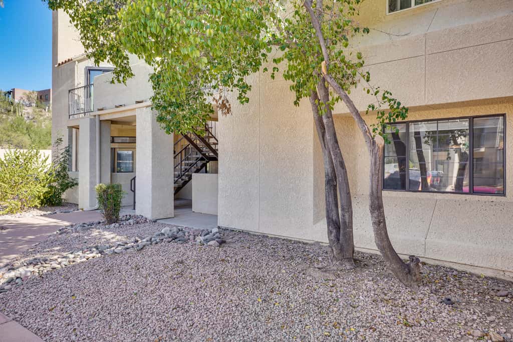 Pool & Hot Tub: Updated Tucson Condo w/ Workspace