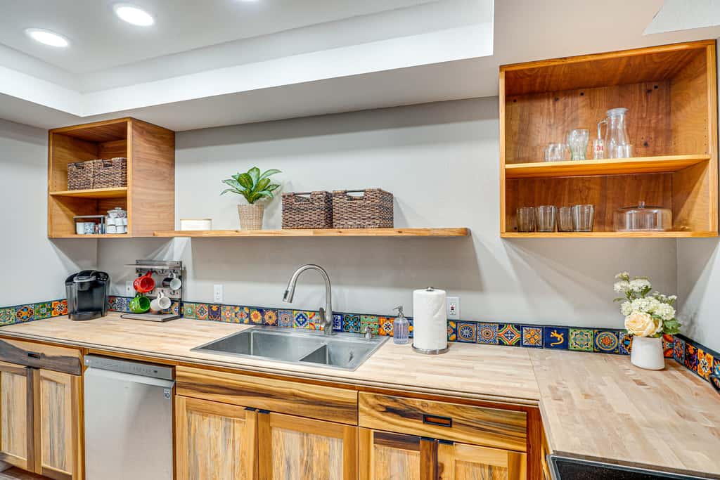 Pool & Hot Tub: Updated Tucson Condo w/ Workspace