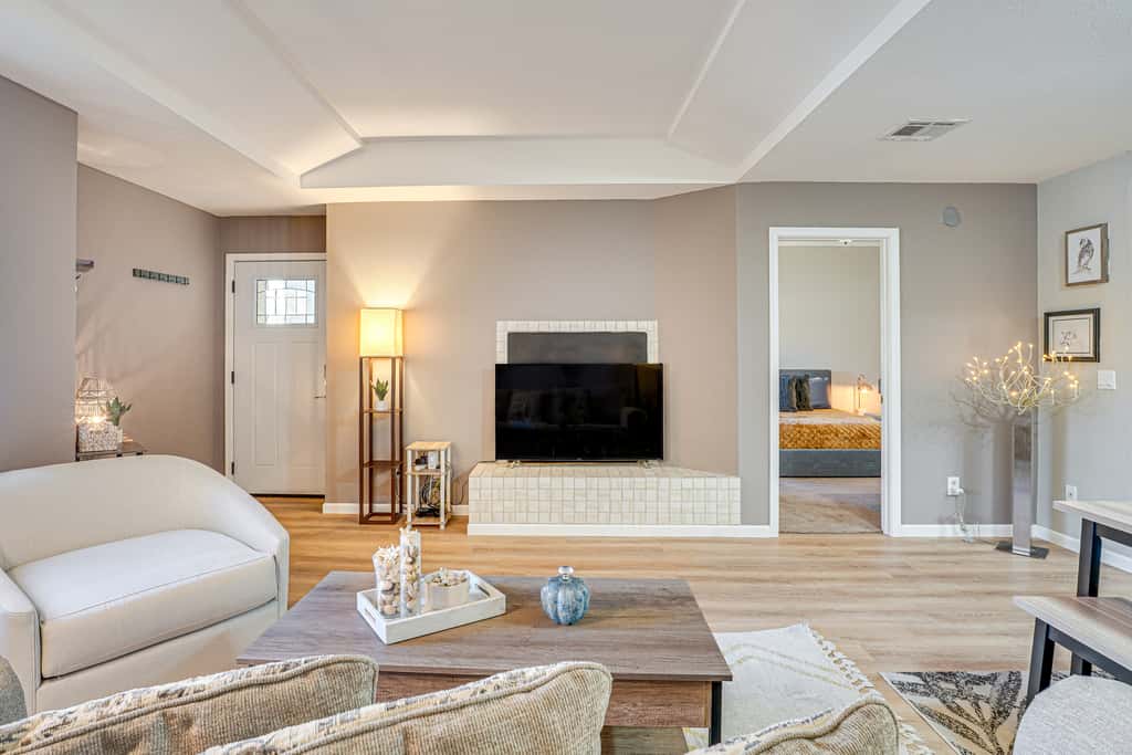Pool & Hot Tub: Updated Tucson Condo w/ Workspace