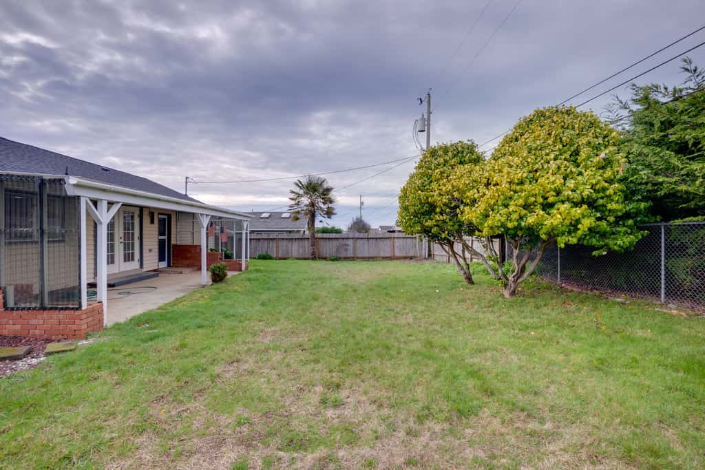 Ocean & Sunset Views: Brookings Home Near Town!