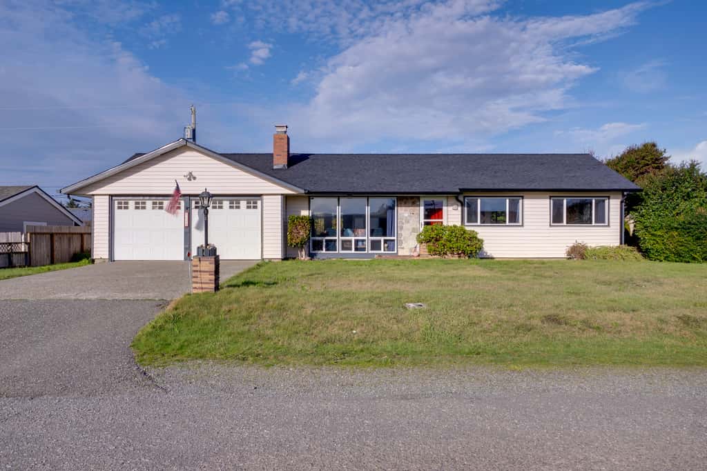 Ocean & Sunset Views: Brookings Home Near Town!