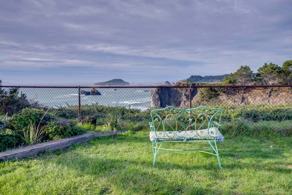 Ocean & Sunset Views: Brookings Home Near Town!