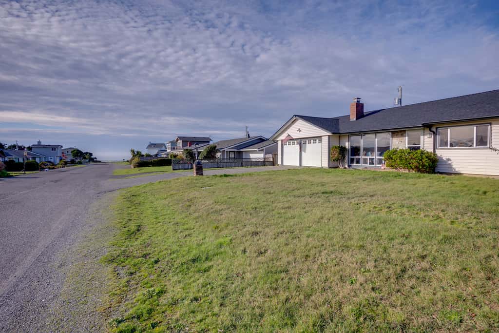 Ocean & Sunset Views: Brookings Home Near Town!