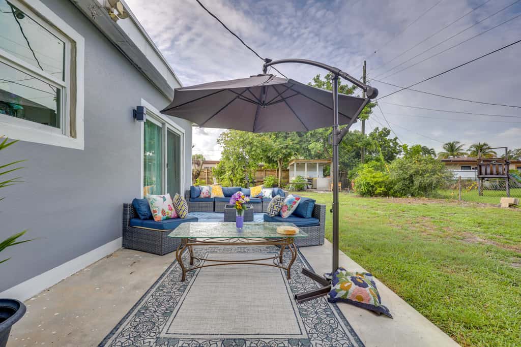 2 Mi to Hard Rock Stadium: Home w/ Spacious Yard