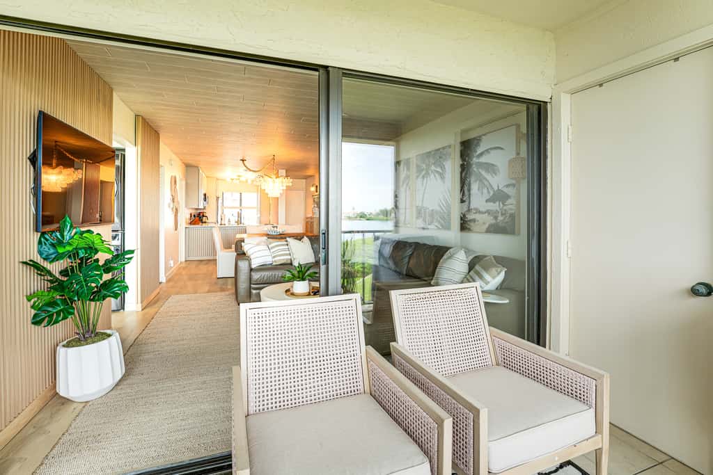 Heated Pool Access: Bayfront Isla Del Sol Condo