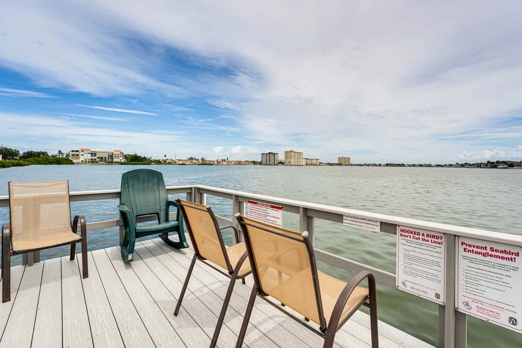Heated Pool Access: Bayfront Isla Del Sol Condo