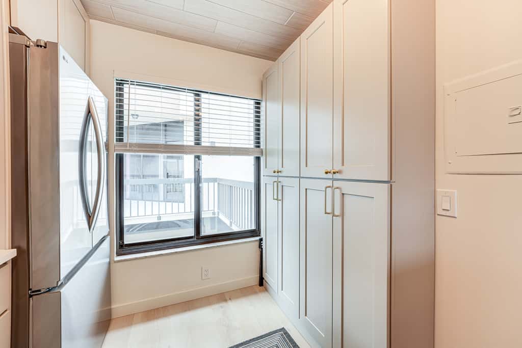 Heated Pool Access: Bayfront Isla Del Sol Condo