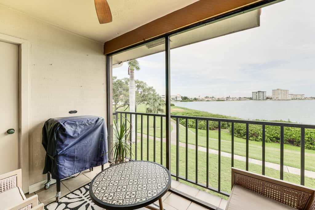 Heated Pool Access: Bayfront Isla Del Sol Condo