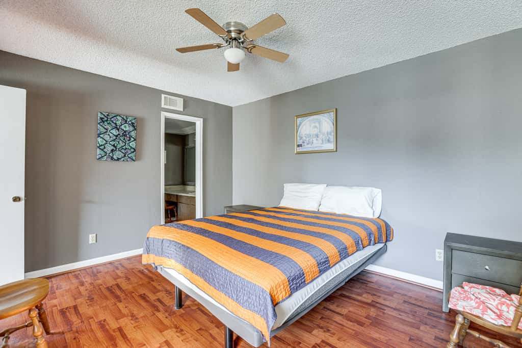 3 Mi to Houston Medical Center: Extended Stay