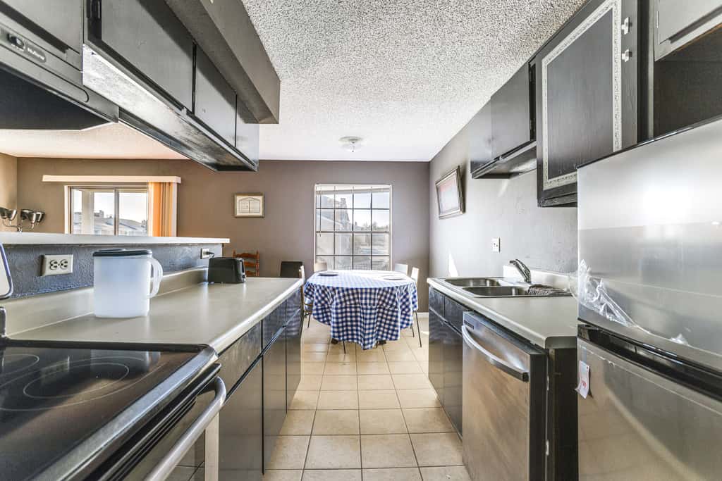 3 Mi to Houston Medical Center: Extended Stay