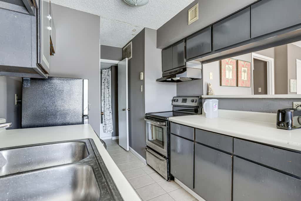 3 Mi to Houston Medical Center: Extended Stay
