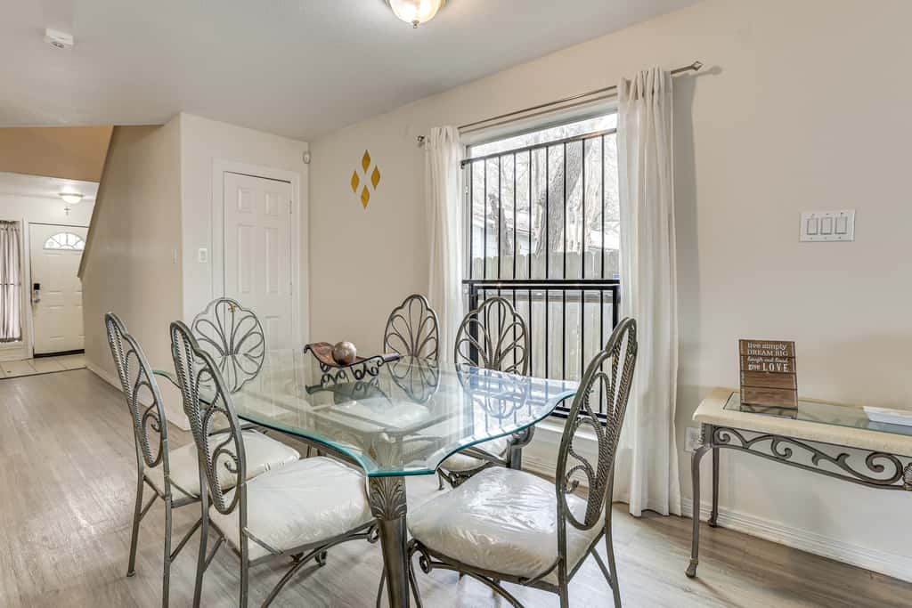 Ideal Location 4 Mi to Med Center! Houston Duplex