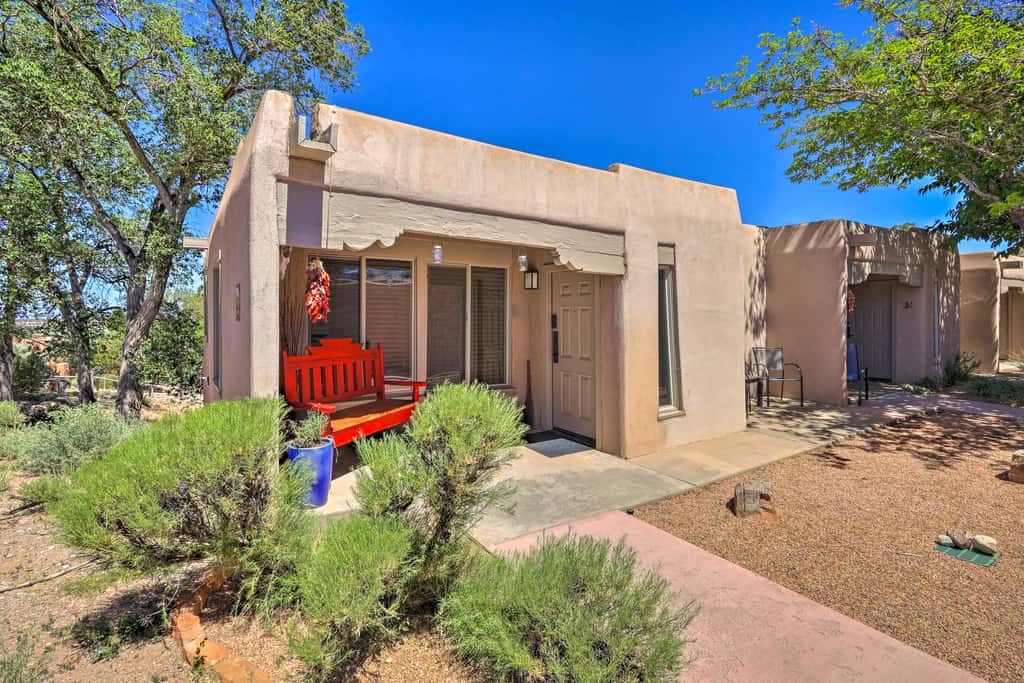 Traditional-Style Adobe Casita - Walk to Dtwn