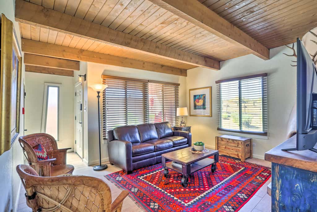 Traditional-Style Adobe Casita - Walk to Dtwn