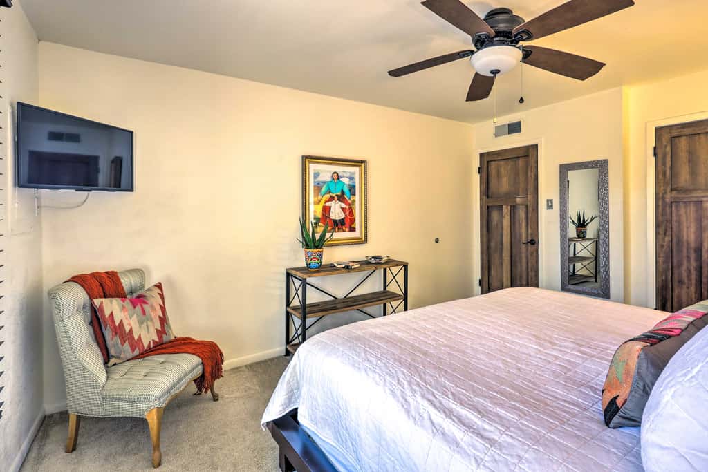 Traditional-Style Adobe Casita - Walk to Dtwn