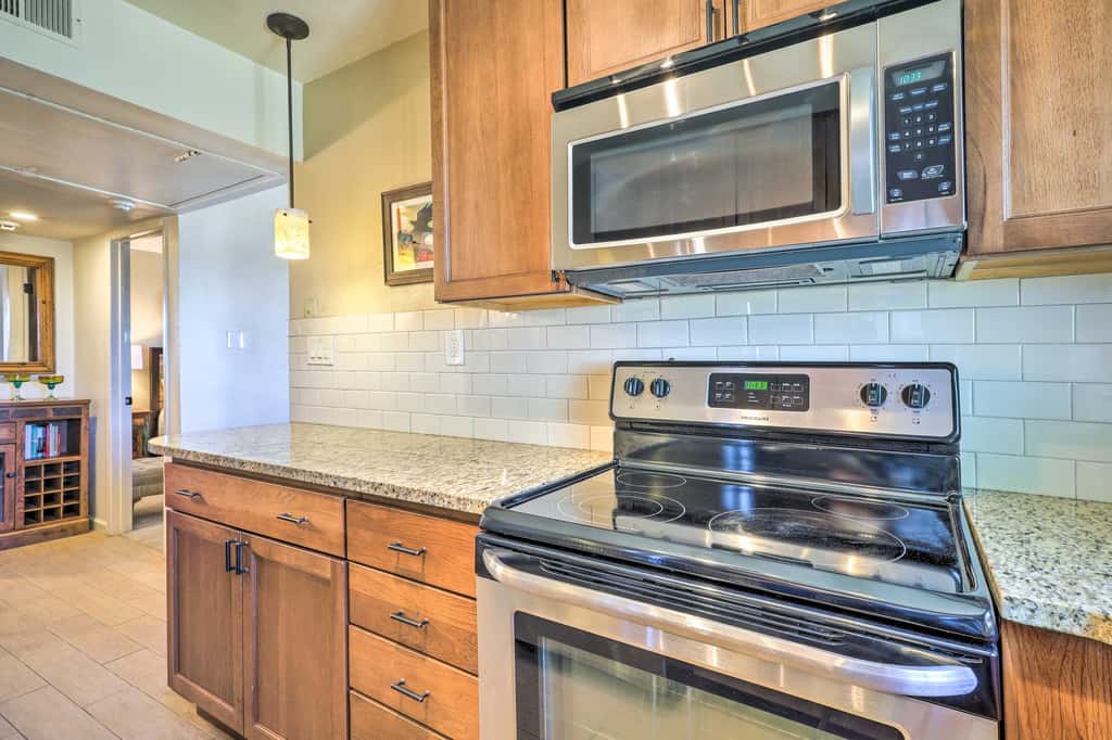 Traditional-Style Adobe Casita - Walk to Dtwn