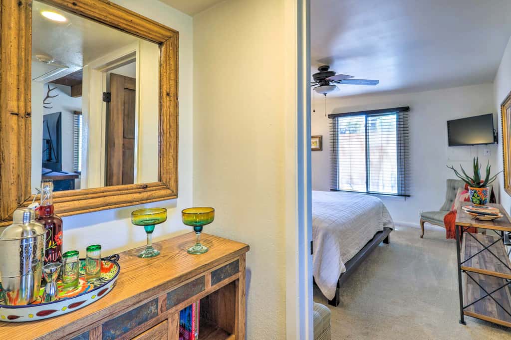 Traditional-Style Adobe Casita - Walk to Dtwn