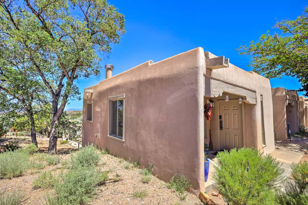 Traditional-Style Adobe Casita - Walk to Dtwn
