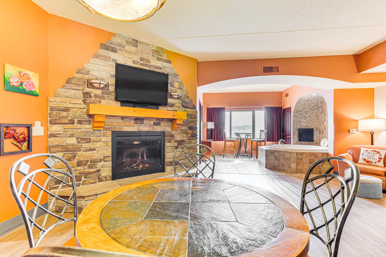 Chula Vista Condo: Resort Perks & Family Fun! | 2 Bed Wisconsin Dells ...