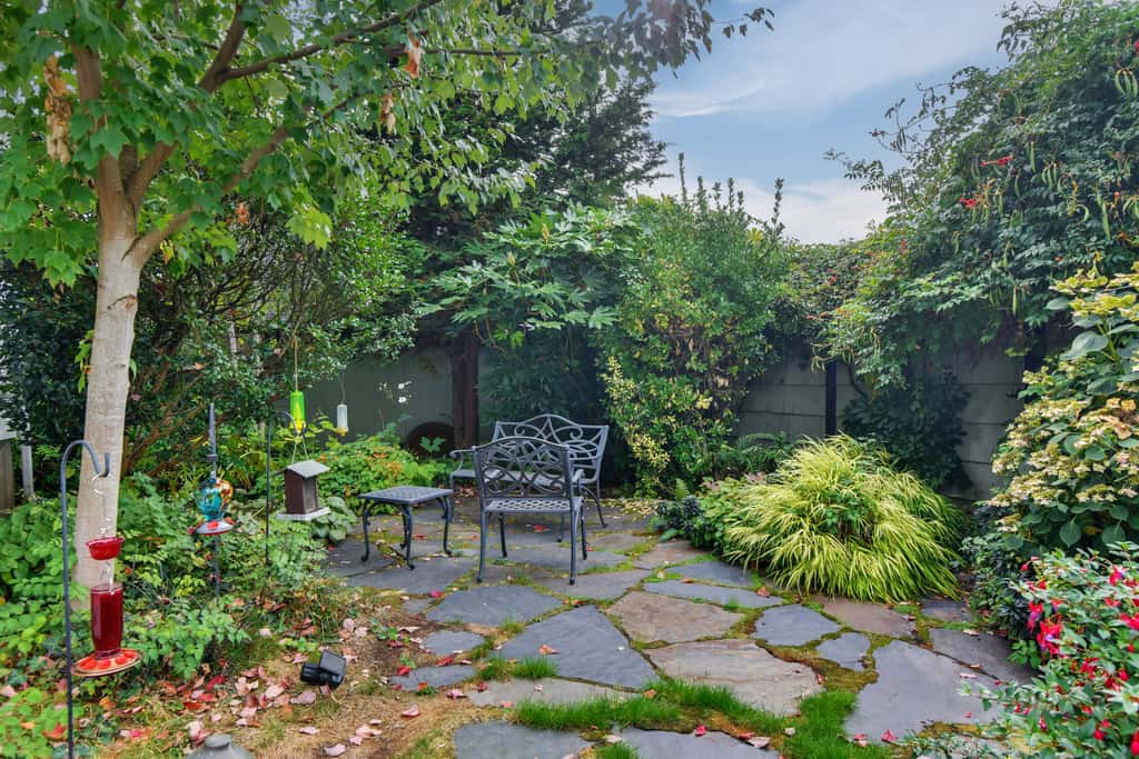 Hot Tub Access: Studio 5 Mi to Downtown Portland!