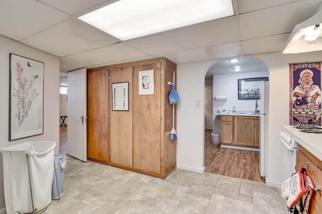 Hot Tub Access: Studio 5 Mi to Downtown Portland!