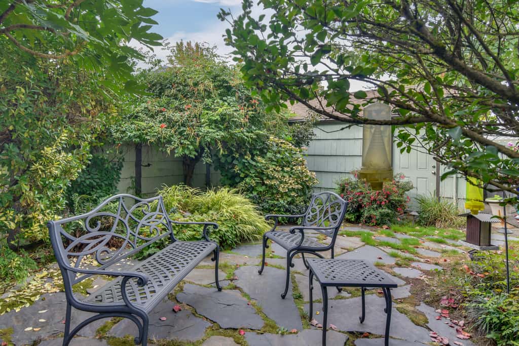 Hot Tub Access: Studio 5 Mi to Downtown Portland!