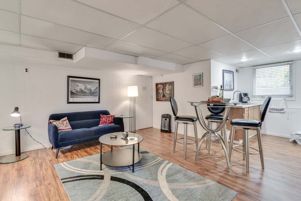 Hot Tub Access: Studio 5 Mi to Downtown Portland!