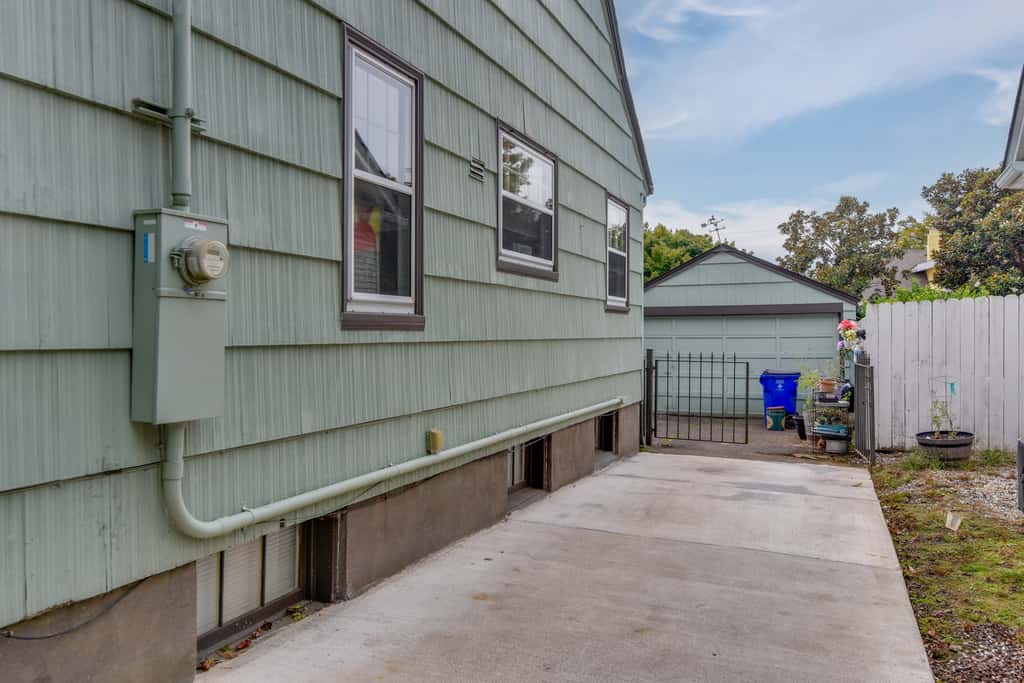 Hot Tub Access: Studio 5 Mi to Downtown Portland!