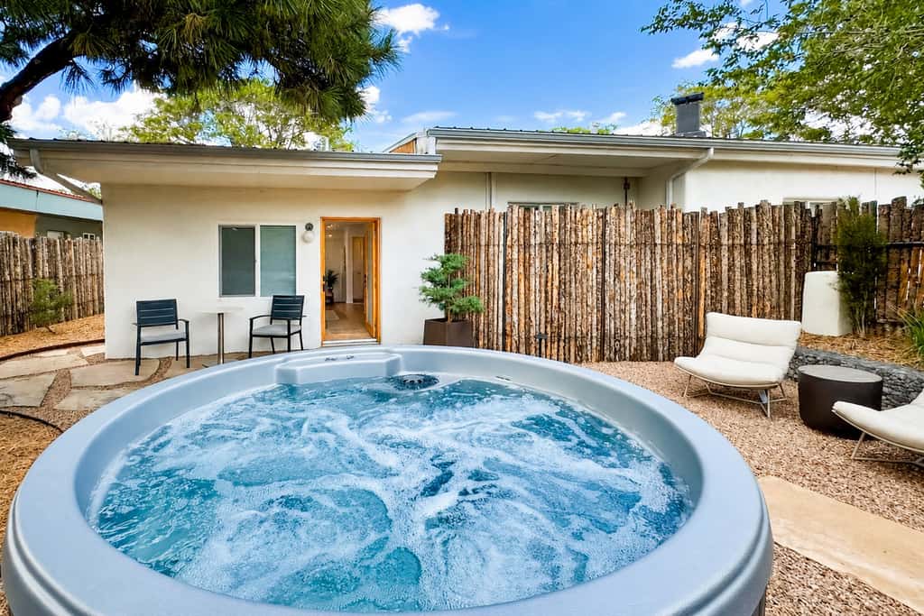 Serene Couple's Retreat 3 Mi to Dtwn Santa Fe
