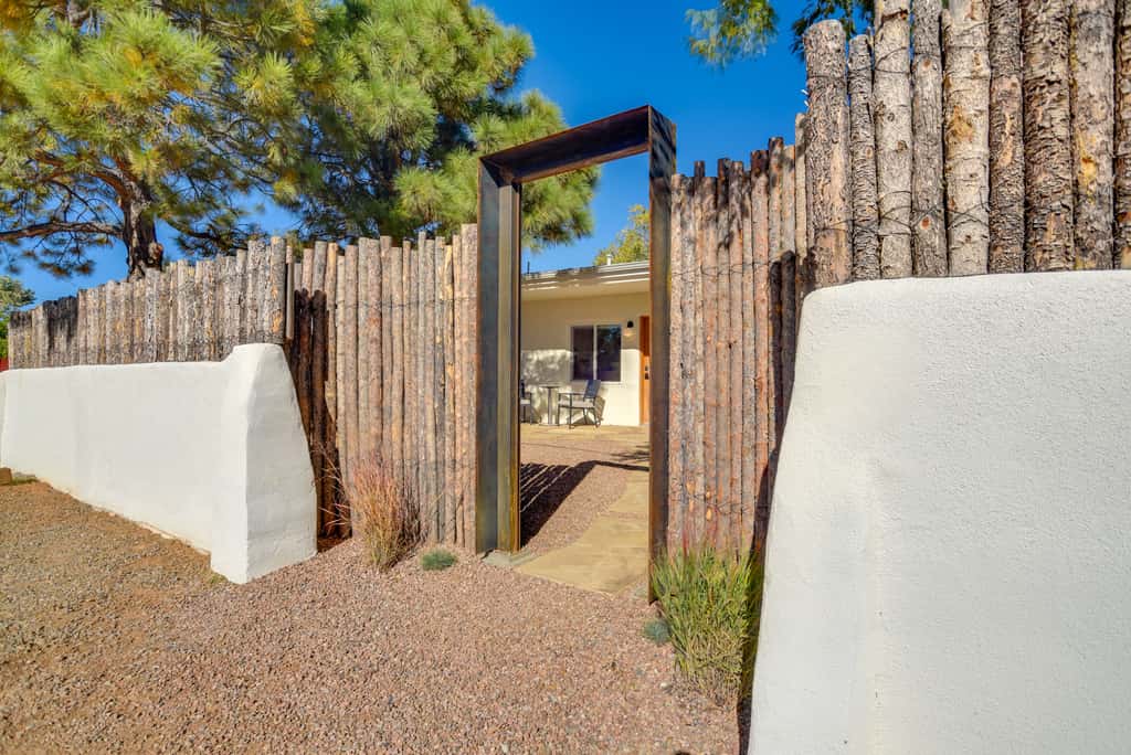Serene Couple's Retreat 3 Mi to Dtwn Santa Fe