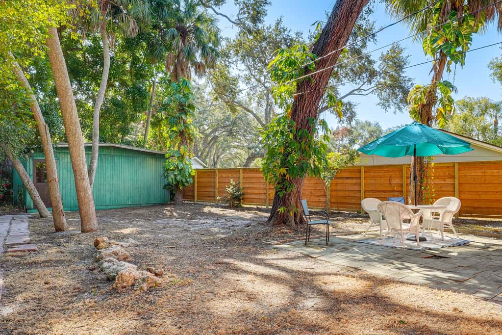 5 Mi to St Pete Beach! Snowbird Home w/ Large Yard