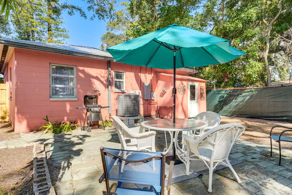 5 Mi to St Pete Beach! Snowbird Home w/ Large Yard