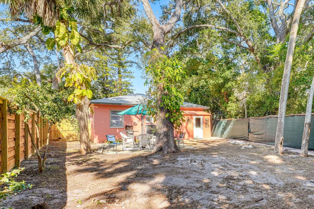 5 Mi to St Pete Beach! Snowbird Home w/ Large Yard